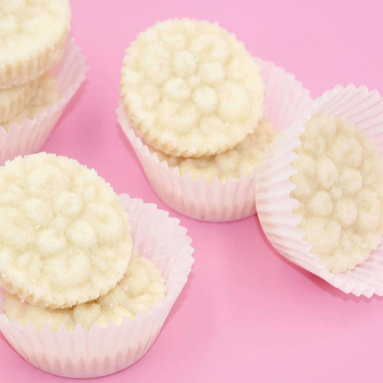 Jade & Jane Amaretto Rose Shortbread Leafly