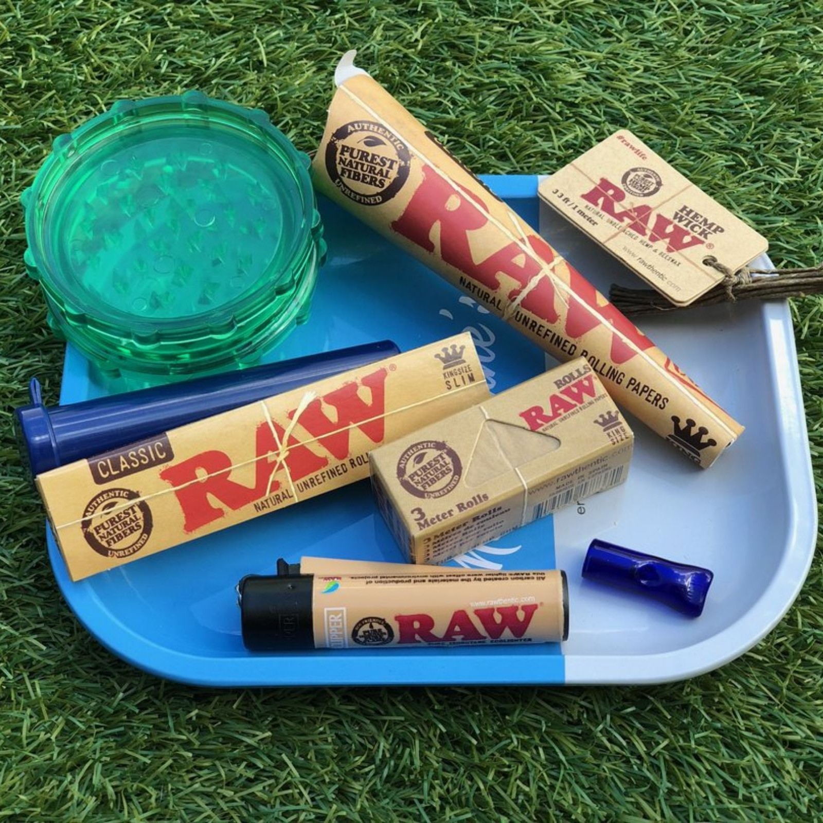 me-time-me-time-essentials-raw-rolling-bundle-leafly